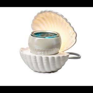 PartyLite Pearl Oyster scent glow warmer